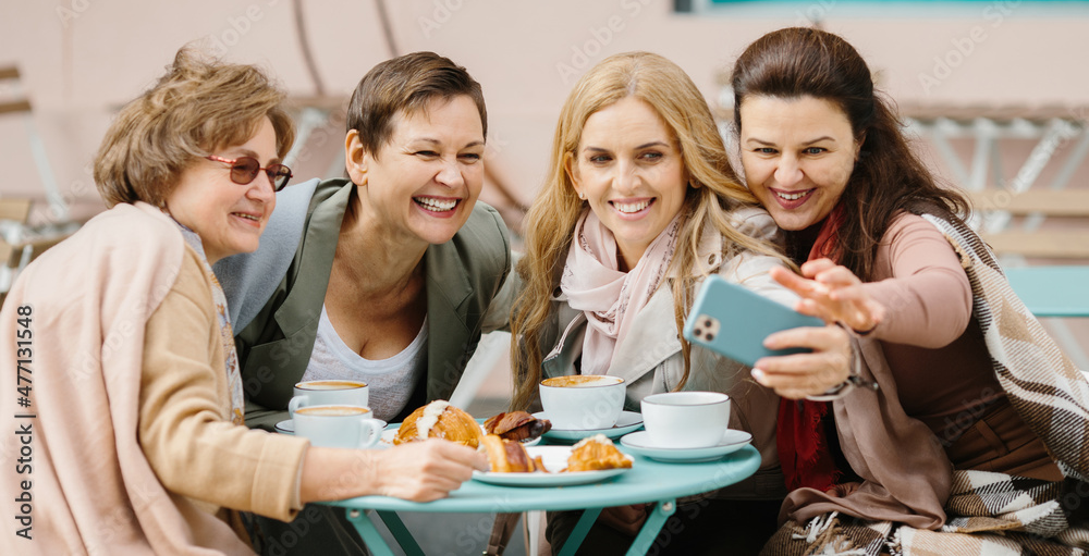 women-at-cafe Adventurous Life Freestyle Fridays